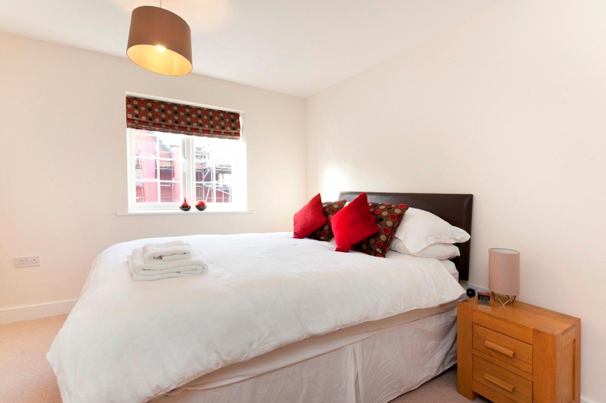 Dbs Serviced Apartments - The Coach House Castle Donington Room photo