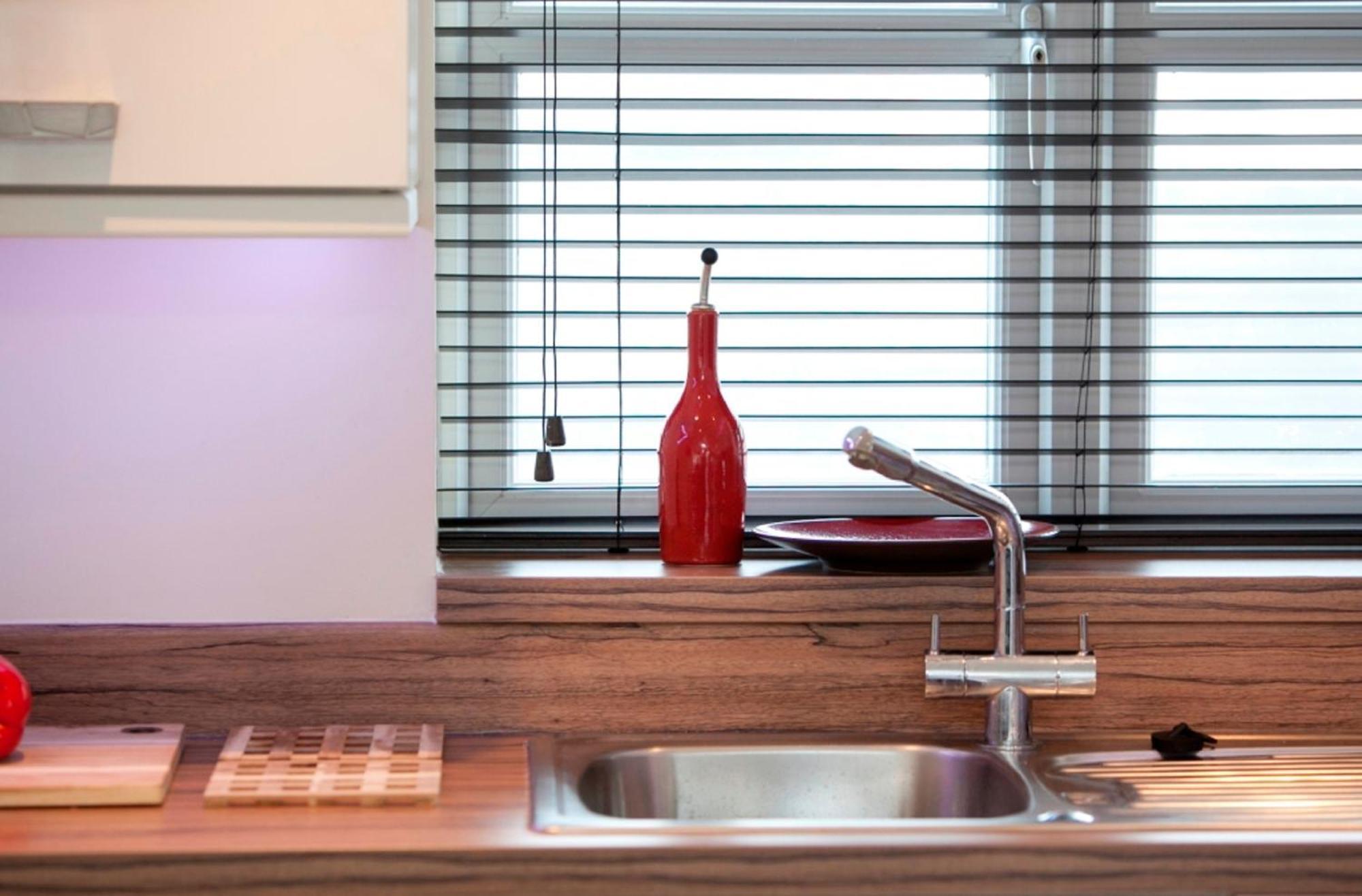 Dbs Serviced Apartments - The Coach House Castle Donington Room photo