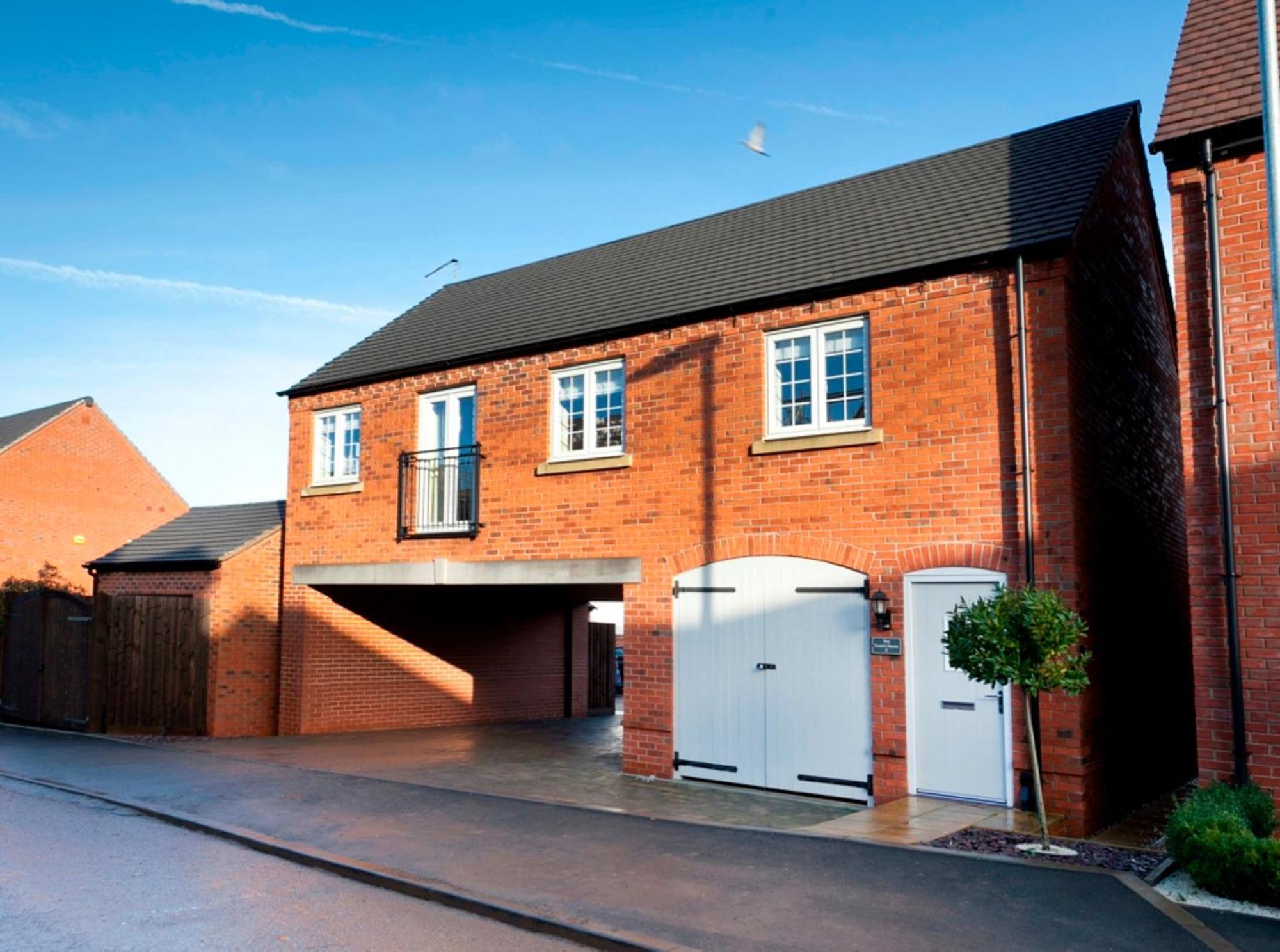 Dbs Serviced Apartments - The Coach House Castle Donington Room photo